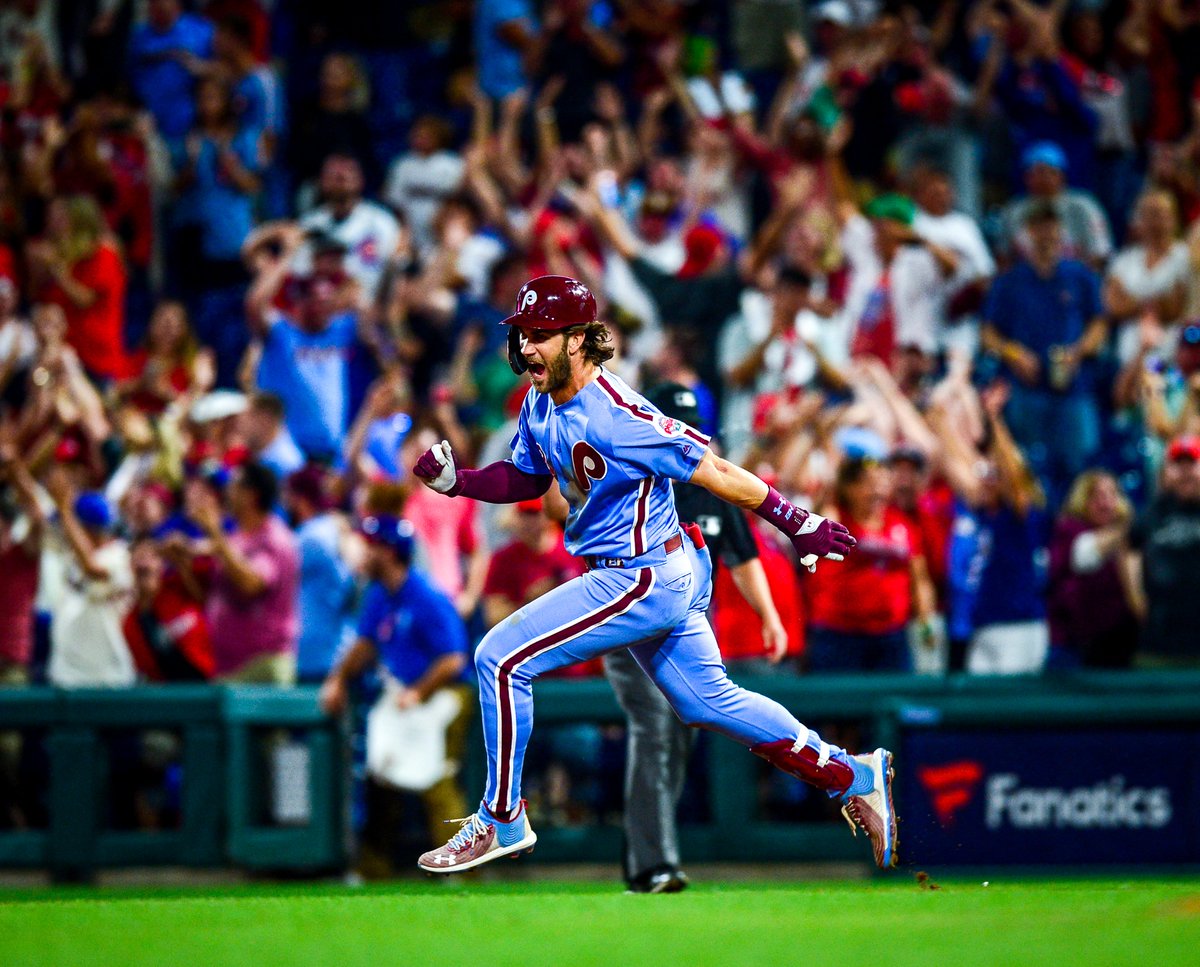 Phillies's tweet photo. 🎶GO, PHILS, GOOO! GO, PHILS, GOOOOO!🎶

#RingTheBell https://t.co/2Uf8f6IwA2