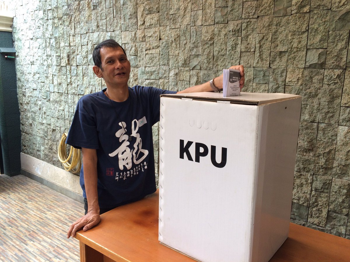 agendaasiaorg's tweet photo. #TBT Election simulation with people with psychosocial disability domiciled in Tebet area, South Jakarta, to understand about accessibility in a polling station during voting process

@IFESDisability 
#electionaccess 
#politicalparticipation https://t.co/oNgA3GDyCx