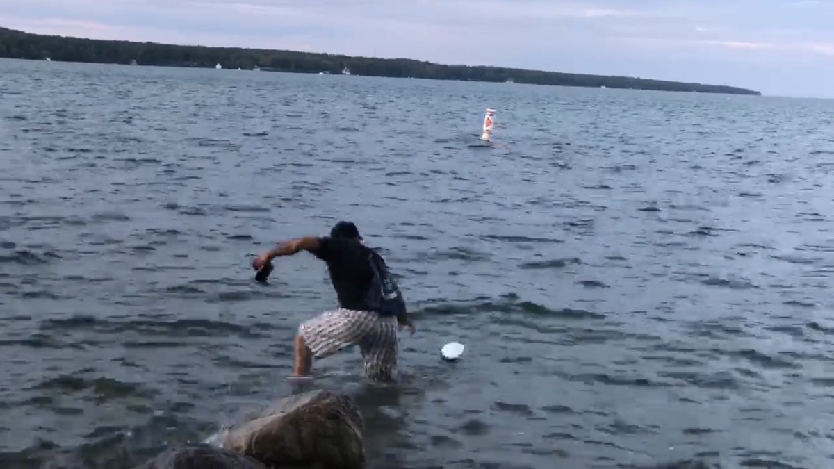 ViperRc1's tweet photo. Razor takes a dip??? https://t.co/RX6SdGzghW