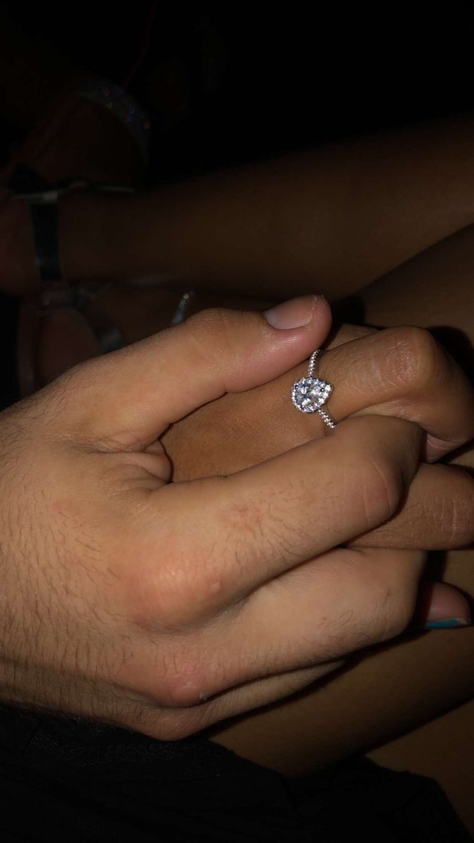 AlenaH123's tweet image. I said yes to my bestfriend tonight ❤️