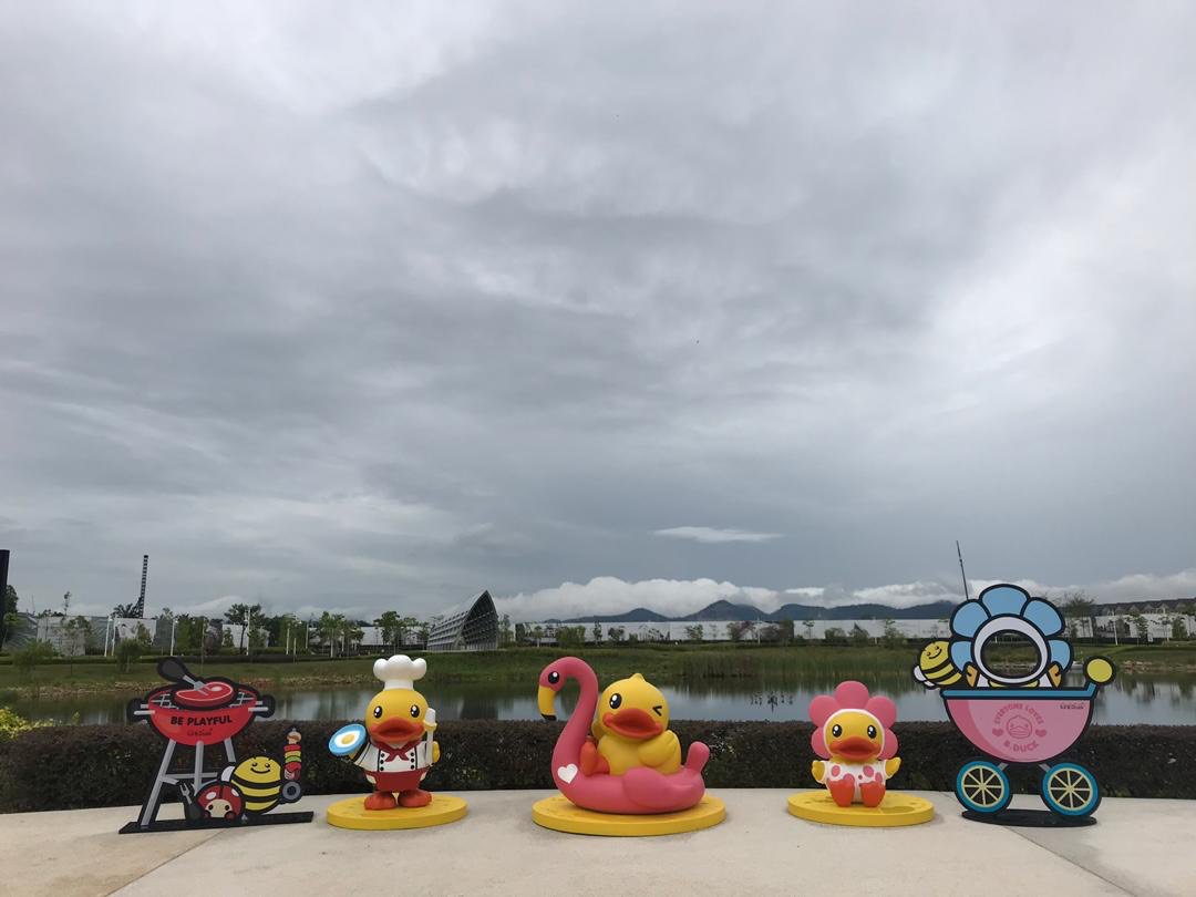 clicklicensing's tweet photo. Look who just came to Malaysia! It's B. Duck! 😍
The first and biggest B. Duck inflatable playland in Malaysia will be in Eco Horizon until September 16 to offer you loads of fun and excitement!
#BDuck #OneUniversalProduction #Malaysia #ClickLicensingAsia https://t.co/WlBxxXXuqx