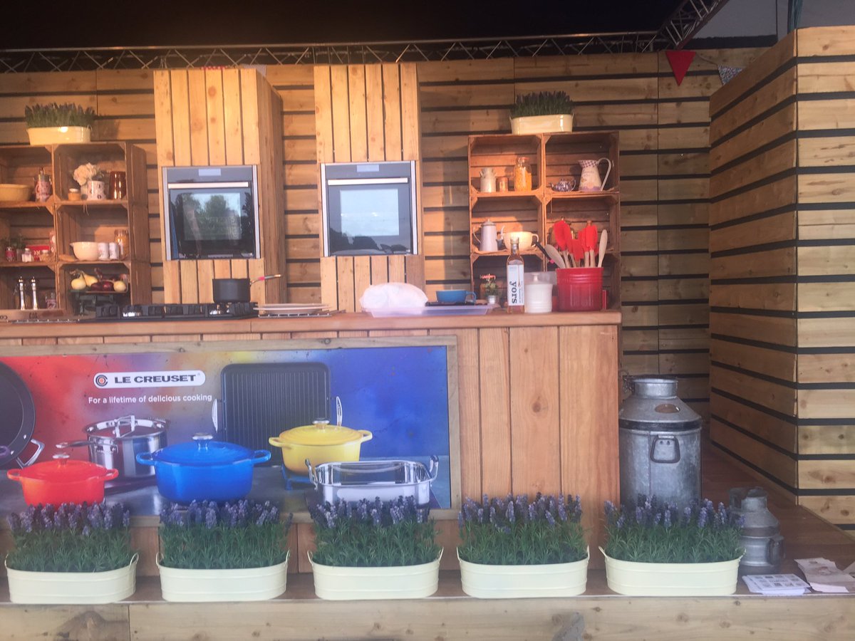 Waiting for a cookery demo by <a href="/maltoncookery/">Malton Cookery School</a> and what oil will they be using? Yors ofcourse!😃 <a href="/Countryfilelive/">BBC Countryfile Live</a>