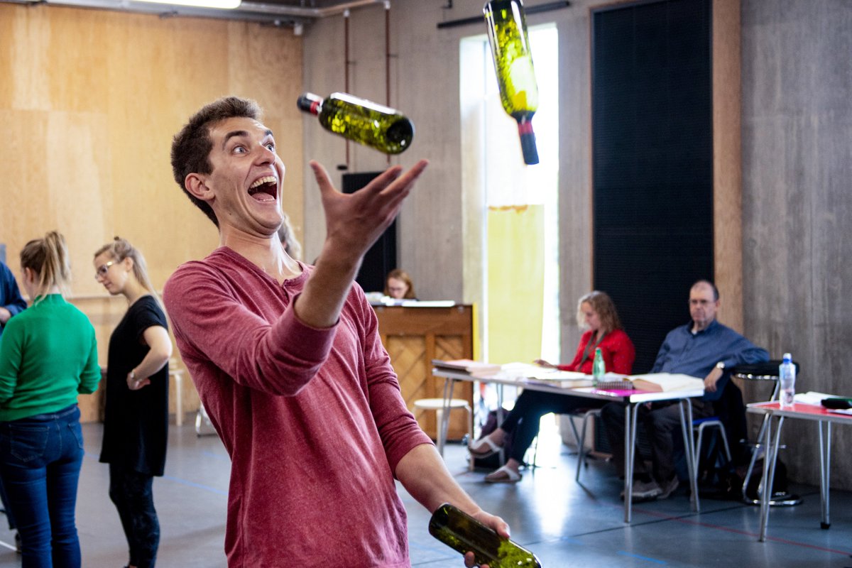 BYOpera's tweet photo. This is the rehearsal room for La Cenerentola. Not a break or lunchtime or something, an actual rehearsal... 
It's going to be one hell of a show. https://t.co/rOEICXPU1p