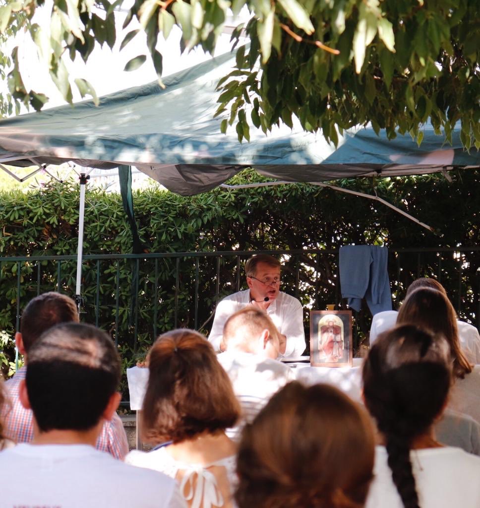 « Le christianisme est la religion du corps : il proclame l’Incarnation de Dieu et la résurrection des corps à la fin des temps » (Yves Semen).
#Théologieducorps
#CampSpes