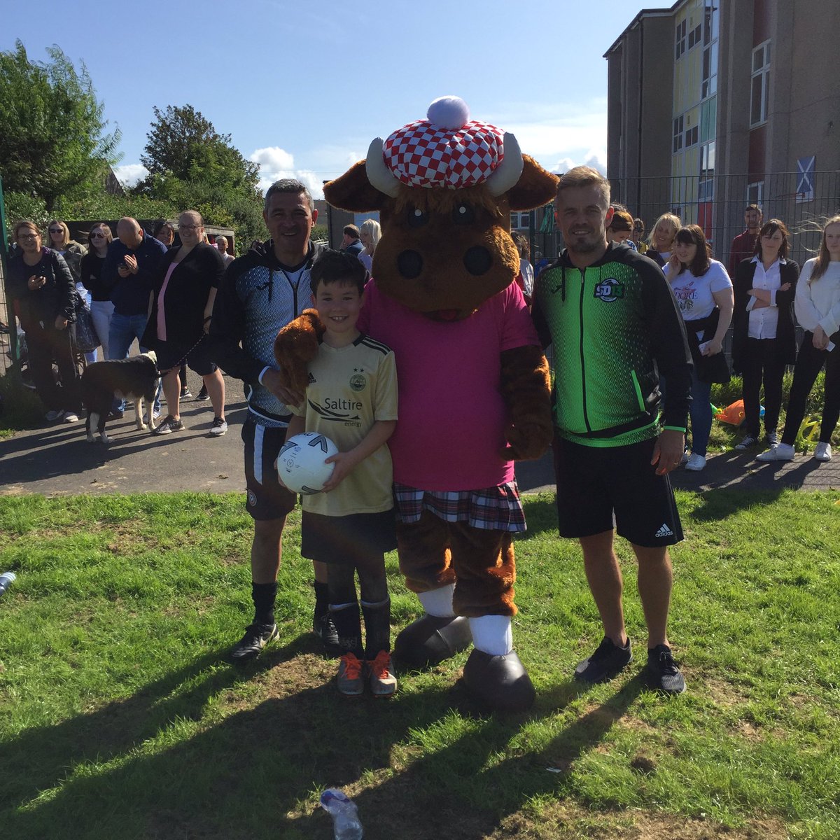 CharlieMiller76's tweet photo. Thanks Thurso it’s been fantastic and we will be back again 👌🏻⚽️⚽️ https://t.co/Kd3eMebUgs