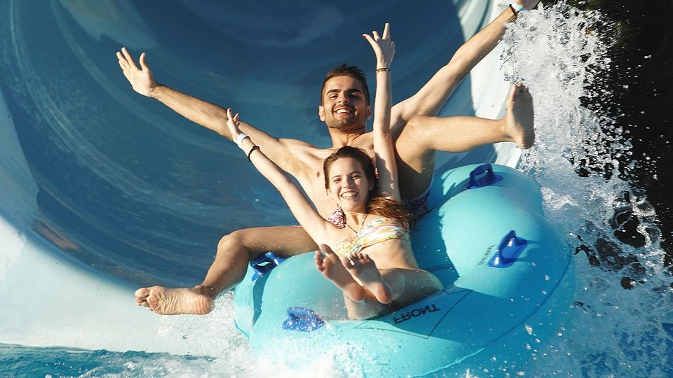 ¿Quién se muere de ganas por pasar una jornada de #Diversion y #adrenalina? 🥳 🎢 ☀ Pasa un #Verano inolvidable en el #ParqueAcuático #AquaBadajoz ⛱ 🏊‍♂️ Compra tus #entradas con #descuento y diviértete!! ➡️bit.ly/CholloAquaBada…⬅️ #ocio #Badajoz #AQUA #Extremadura
