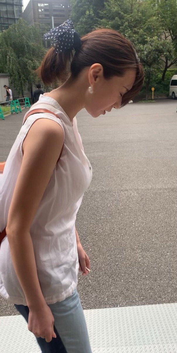 凰稀かなめstaff Twitter પર 本日 かなめのカタチ お稽古2日目です 写真は昨日の稽古終わり 細かな雨が降ってまして あめ 雨 ー と言いながらうつむいた瞬間です 現在 お稽古進行中です お楽しみに 凰稀かなめ 演出