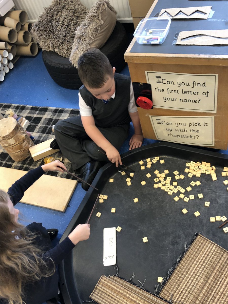HolytownPS's tweet photo. It’s only 10 past 9 and already we have self registered, chosen our lunches and our ‘Speedy Skills’ are well under way! #enablingenvironments #speedyskills #toptasks #primaryone #playbasedapproach #changingpedagogy https://t.co/xCJSB5oCSb