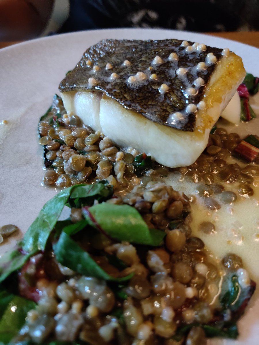 BellevueDotCom's tweet photo. Quick bites at #Loulay b4 @RollingStones concert the other night. Delicious eats:
- Roasted #PacificCod
- #SeafoodStew
- Seared #SeaScallops (not pictured)
- Oh and our #BVUE hat met its idol #chefinthehat who actually sat right behind us ๐
#foodporn #bellevuefoodie #bvueeats https://t.co/ZNvb7aNXpd