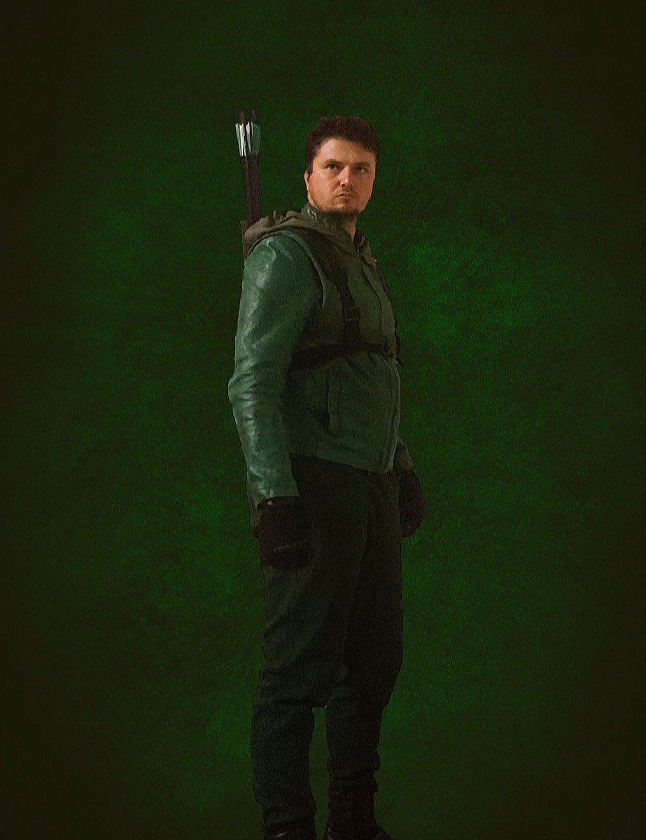 Awesome2077's tweet photo. Been a while since I put this outfit on. 
#teamroguearrow #arrowcosplayer https://t.co/lQopRi6fhq