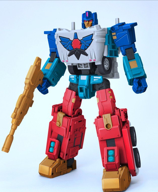 サンダークラッシュ似のこのTF非正規トイ、造形も良さそうだしプレイ