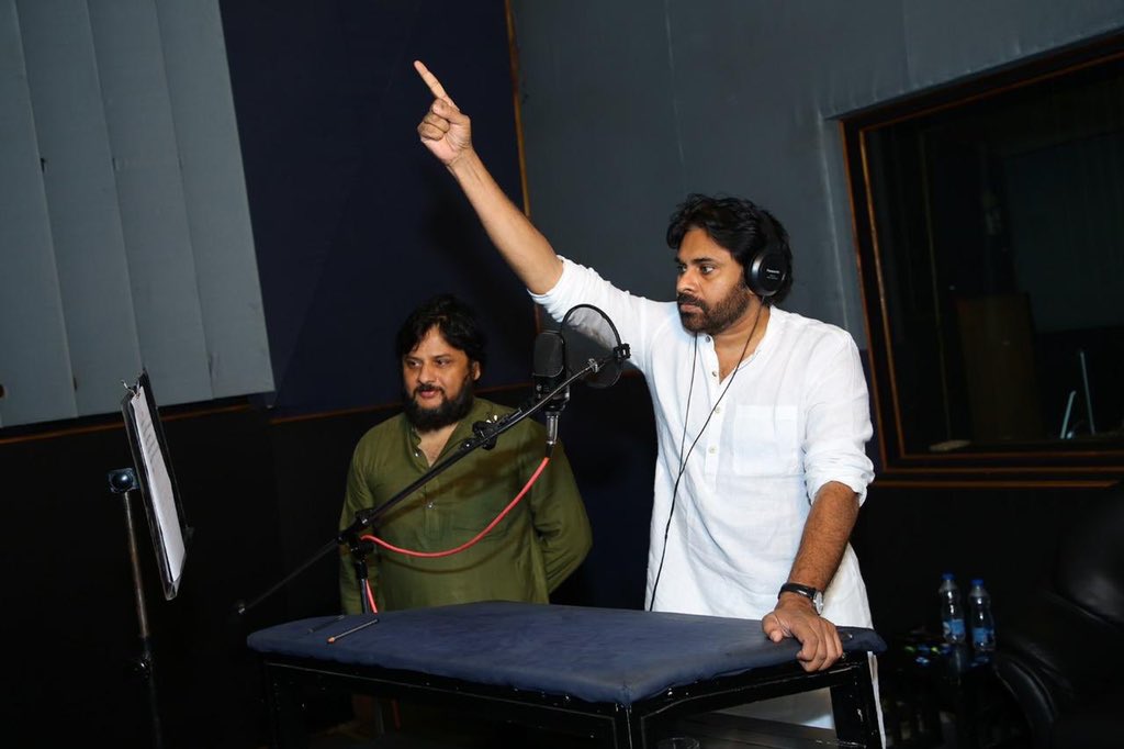 IAmBhargav_VT's tweet photo. #SyeRaaUpdate #PowerStar @PawanKalyan Gave His Voice Over in #MegaStar #Chiranjeevi's #SyeRaaNarasimhaReddy https://t.co/CL35NmRkvF