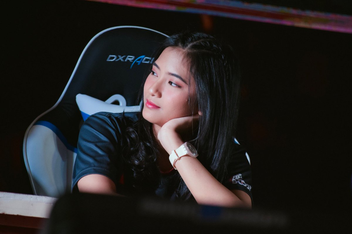 jenengku_aslam's tweet photo. 20190810 / @Jinan_JKT48 / #KAIESPORT EXHIBITION at JEC

realisasi lirik "wajah sampingmu itu, yang terlalu keren". 💕 https://t.co/smjvV8MbmA
