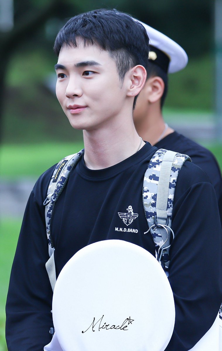 5HINeeGT's tweet photo. Kibummie estaba preguntando si el mini SHAtingstar era oficial😅
#WeLoveKey
#키 #KEY #샤이니 #SHINee
#bumkeyk #샤이니키
#기범아_잘다녀와
#대장freak_기다릴게
#김기범_내맘_foreveryours
#늘기범곁에_IWannaBe #DAY6
Cr owner https://t.co/4rBqDw9UlZ