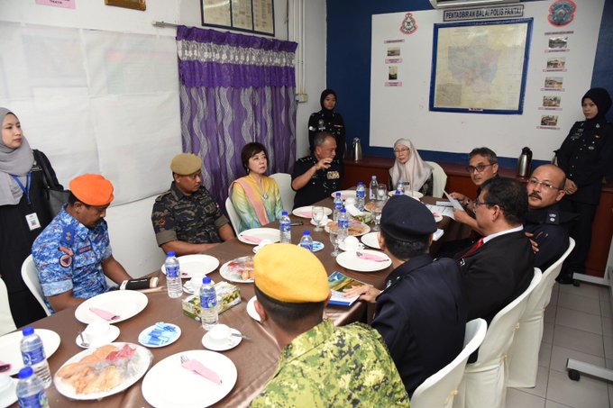 View image on Twitter