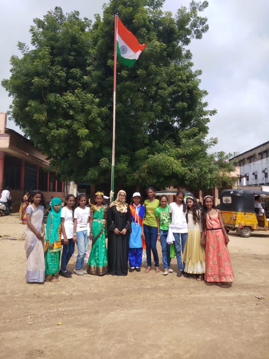 dintya15's tweet photo. Nausheen - CSC champion VLE celebrating Independence Day at Hyderabad https://t.co/tN7Kb1Z4pR