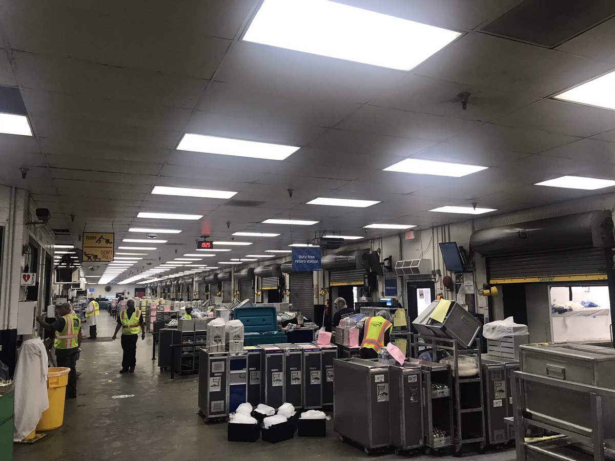 Wrapping up a 1 month tour in the EWR Catering Facility... <a href="/blairtaylor773/">Blair Taylor</a> you’ve got a Great team! It’s been an awesome time getting to meet and work with the hundreds of awesome people that keep our EWR kitchen running! 😊👍🏻#UnitedConsistencyTeam <a href="/Tobyatunited/">Toby Enqvist</a> <a href="/CharleanGmunder/">Charlean Gmunder</a>