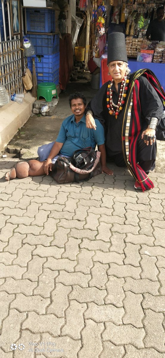 firozeshakir's tweet photo. Even my beggar friends with mobile phones check out my stuff on #Twitter.
#MuslimBeggars
#Bandra
#MountMary
Majid has #elephantisis begs for a better future for his children. https://t.co/k7GFIvSV4H