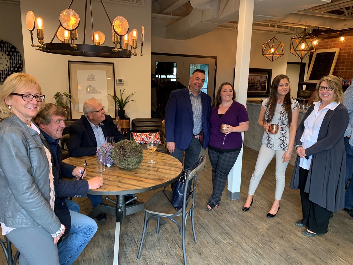 NauticolEnergy's tweet photo. Tonight, Nauticol and members, industry leaders and politicians from the Grande Prairie area community gathered for a fellowship event at Jeffery’s Café. We are proud to work and invest in the County of Grande Prairie to provide new opportunities for Alberta’s natural resources. https://t.co/Sqp56vGpKN