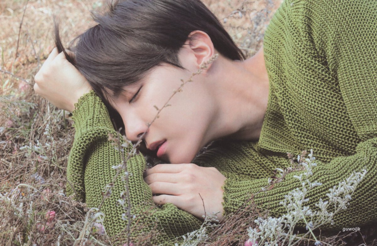 SCAN) BTS MEMORIES OF 2018 01 Love Yourself 轉 'Tear' Jacket