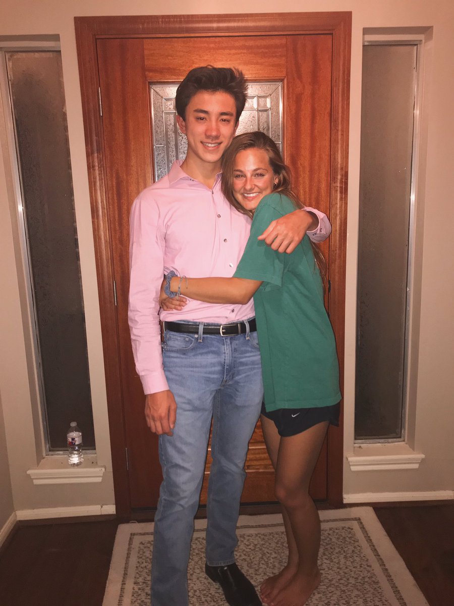 emmafreyy's tweet photo. Bye kingwood -me &amp; erica https://t.co/LxlwWVS2XX