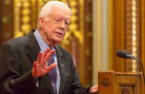 essenviews's tweet photo. “The disparity between rich people and poor people in America has increased dramatically since when we started,” 
“The middle class has become more like poor people than they were 30 years ago.” 
-Jimmy Carter

Source: CommonDreams https://t.co/0FuGhApzJ9