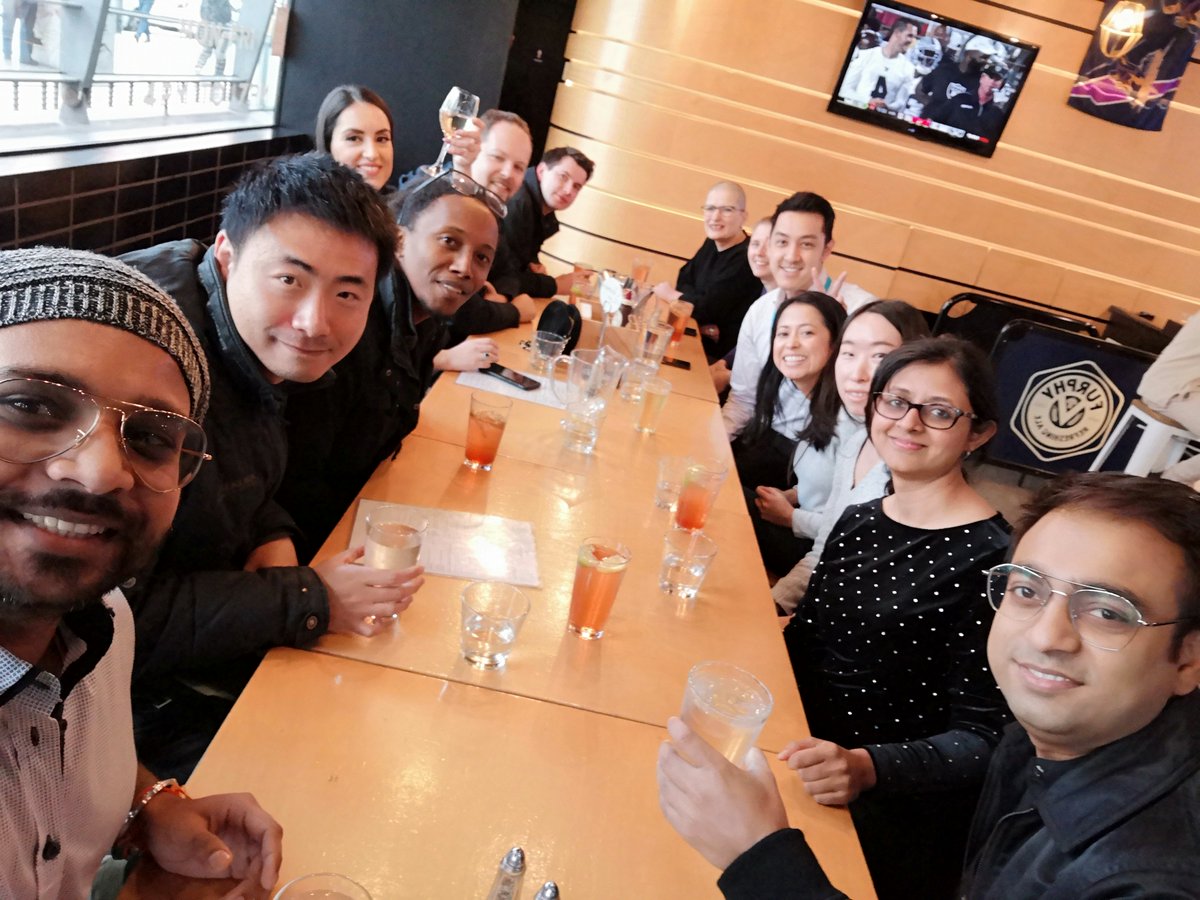 zwareau's tweet image. It&apos;s Friday, a great excuse for this big family to go out for a #teachlunch

#zwaresnaps #ThisIsHowWeCode #devlife #zware