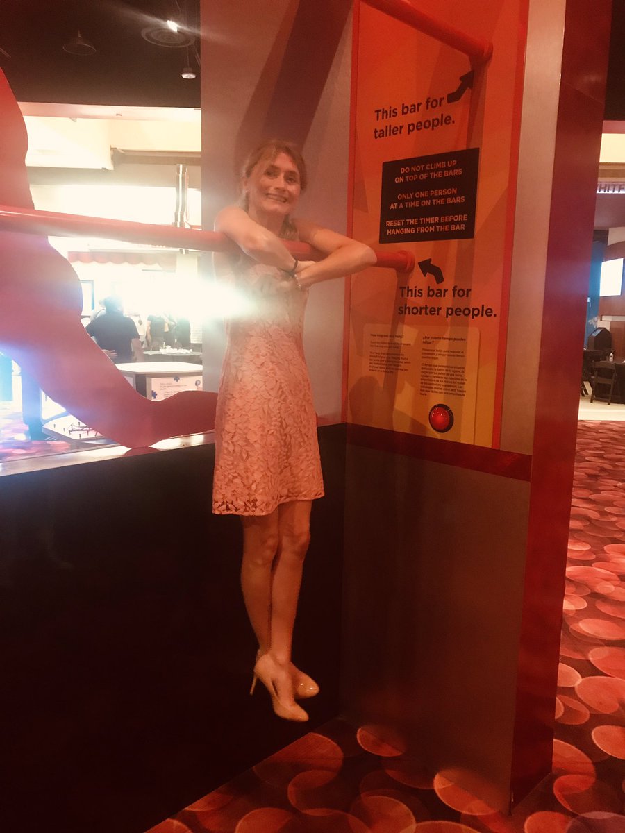 picucat's tweet photo. When hanging from the bar seems to dull #science #healthmuseum #usa #houston #texas #doctorsorchestra https://t.co/KJvuQINQjf