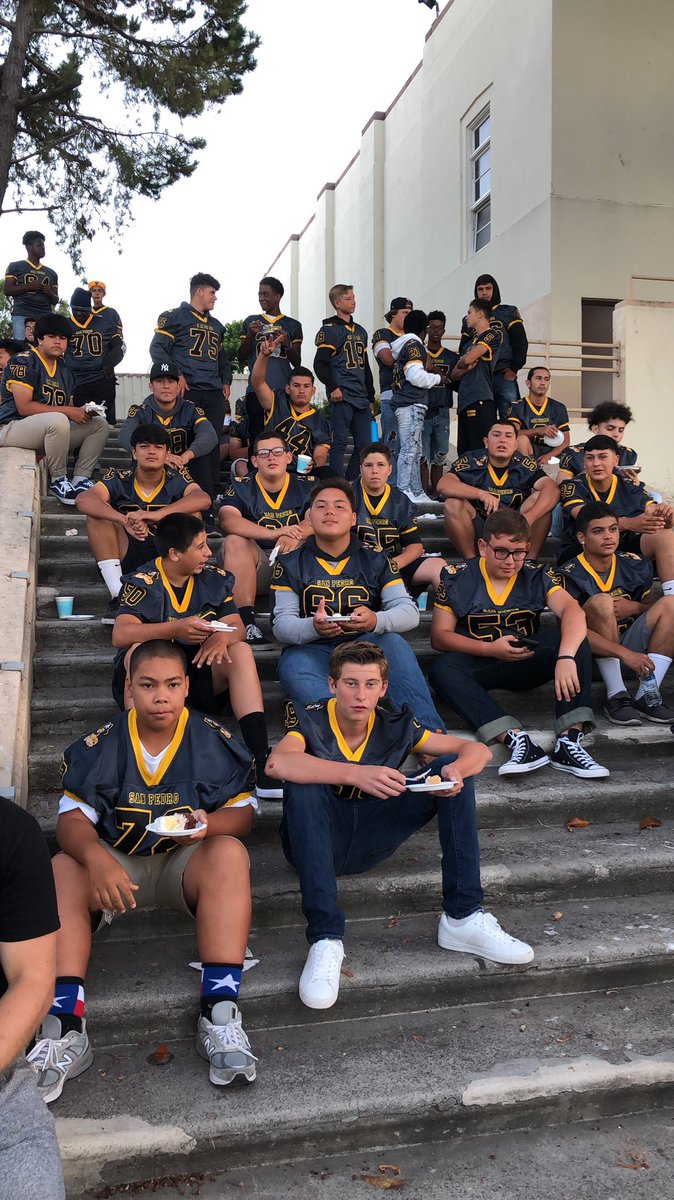 CoachDomCosta's tweet photo. #kickoffdinner tonight & scrimmage tomorrow -more to learn! #calmbeforethestorm #letitrain #wegotthis @coachdomcosta #jvfootball #froshfootball #sanpedropirates #varsityfootball #sanpedropiratesfootball #marineleague #sanpedroca #lacityfootball #mydayinsp #sanpedrotoday https://t.co/yeqxs6jz4P