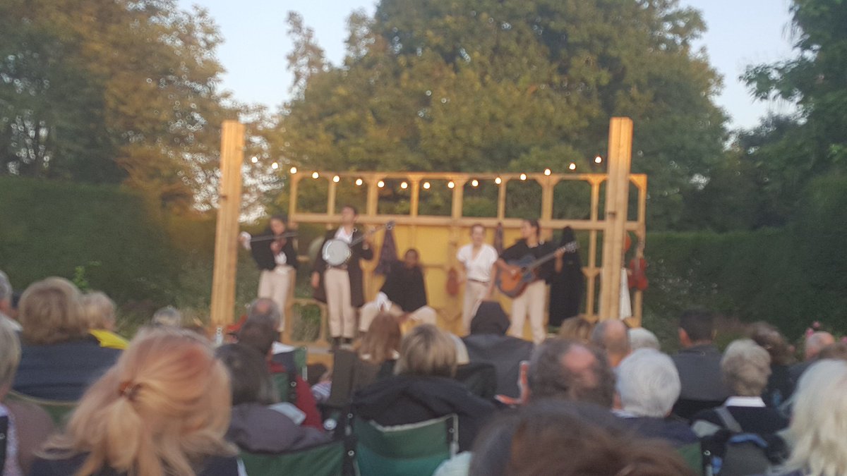 PLUSFionaBell's tweet photo. Another #excellentevening with @threeinchfools doing #theScottishplay @nationaltrust Holt. #Deliciousdirecting #perfectperformances #supersetting. #LoveShakespeare https://t.co/pDBl094xPd