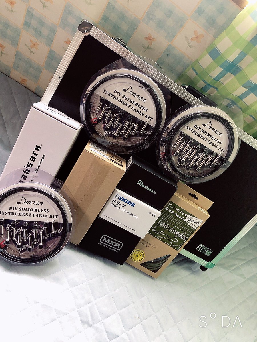 raimu_5strings's tweet photo. My new gear...
・PULSE EC-07
・BOSS FS-7
・Providence stv-1jb
・Noah'sark AC/DC-1
・ERNIEBALL ボリュームペダル
・MXR M80
・KAMINARI Guitars K-BC5LS
・Donnar DIYパッチケーブル
#Pulse #BOSS #MXR #Noahsark
#ERNIEBALL #Providence #KAMINARI #Donnar
#ベーシスト #拡散 https://t.co/lNQuf2idar