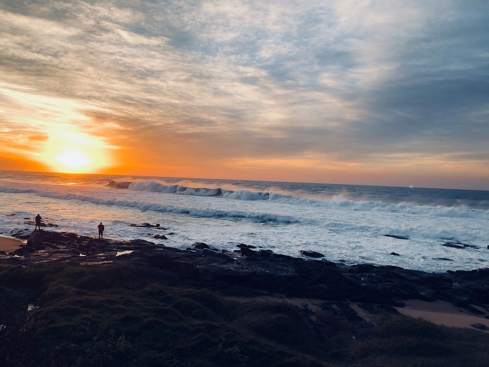 Our Graphic Designer at #TourvestDM, Simone Anderson, recently snapped this beautiful #sunrise pic in #Ballito, KwaZulu-Natal. 😍

#KZN #Beach #FridayMotivation #Friyay #SouthAfrica