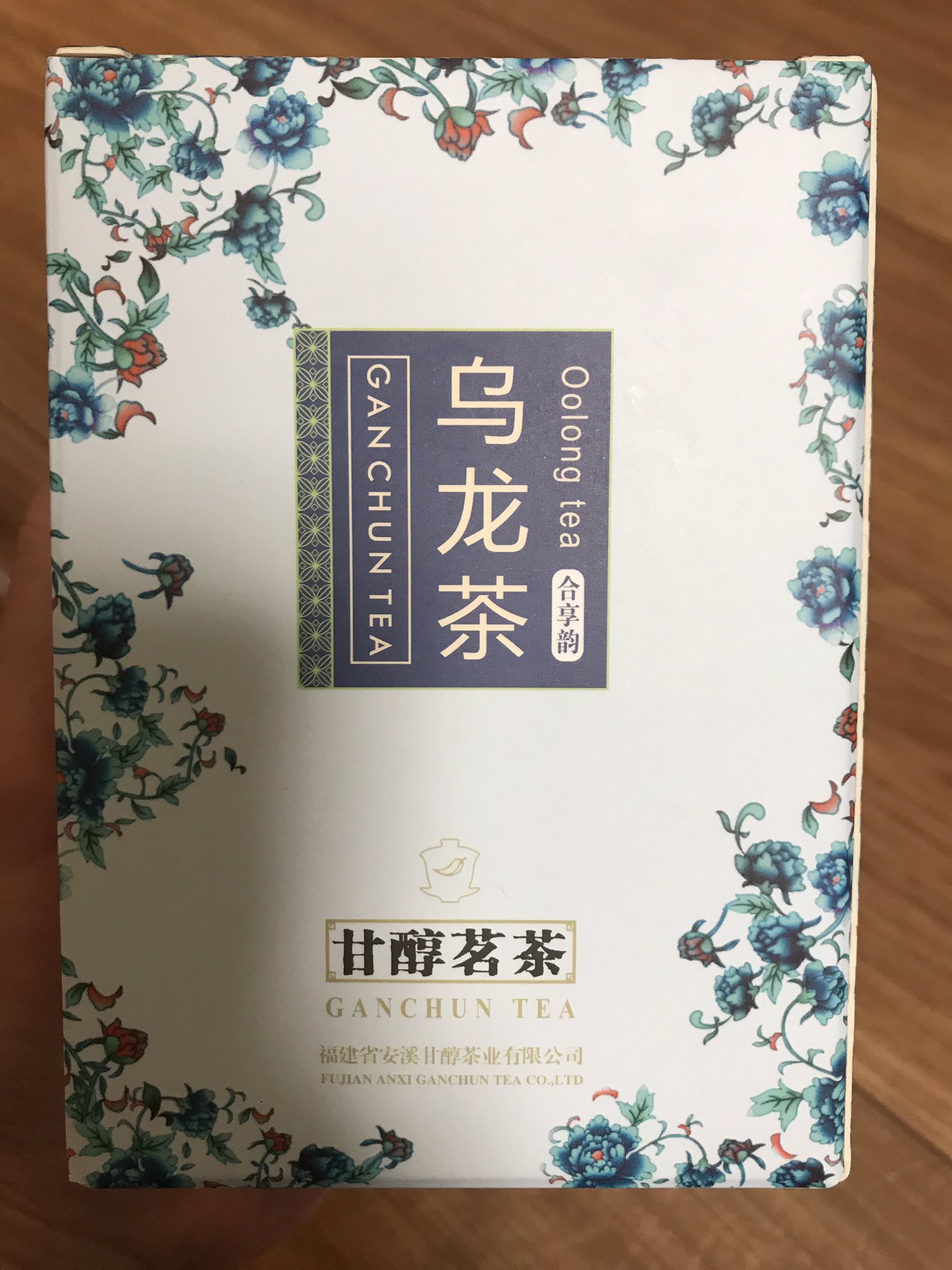 Sojirochina 個人的にオススメな上海のお土産 お茶 可愛らしい陶器入り 烏龍茶の他にもジャスミン茶やプーアル茶あり 虹橋空港の搭乗ゲートエリアで購入可能 1元前後 上海土産 T Co Rj1tan4tlu Twitter