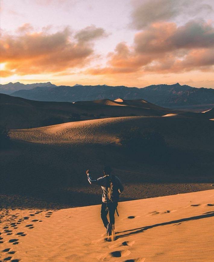 "يومًا ما ستبدو فخورًا بكل الصّعاب التي واجهتها بحياتك ، بكل لحظة خوف ، توتّر ، قلق ، سهر ؛ ستبدو فخورًا جدًا بعبورك ."