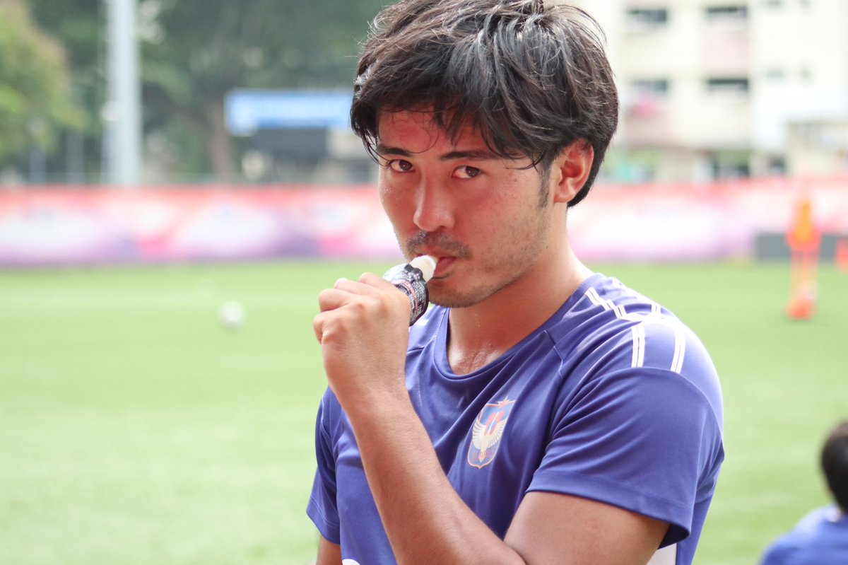 FCJurong's tweet photo. Daizo ha sesshusu!!!
We drink #orehasesshusu to relieve fatigue☝🏽
@orehasesshu
#albirex_s #healthyport #OREHA #oreha #albirex #singapore
#daizo #horikoshi https://t.co/qDpMW7Kbv9