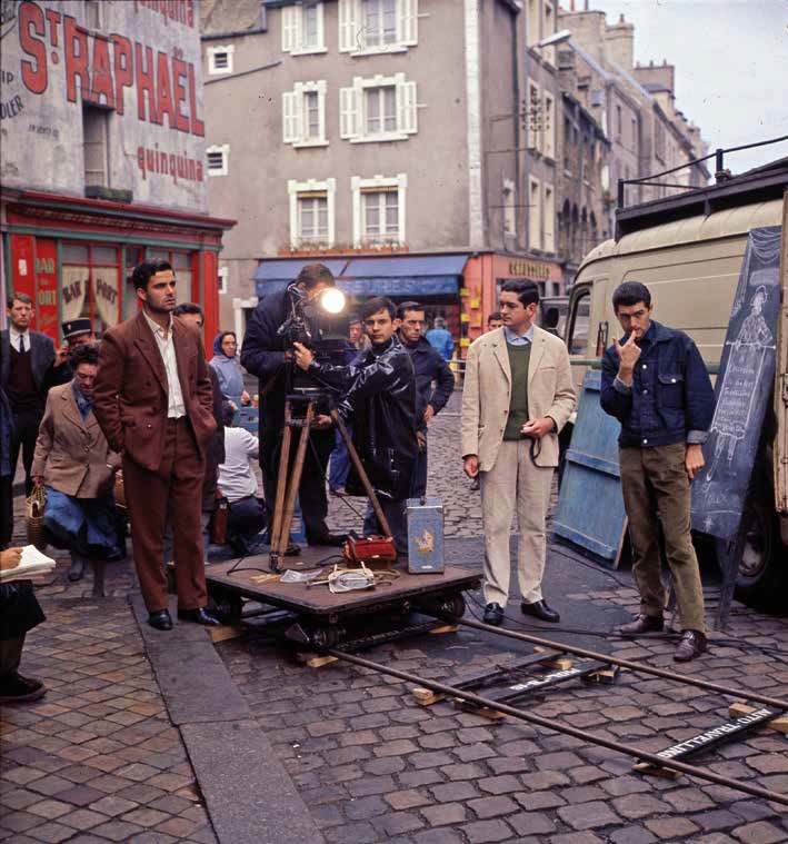 1964년 #쉘부르의우산 의 전설이 시작 된 그 곳! #아녜스바르다촬영 현장부터 #까뜨린느드뇌브 리즈 시절까지 💓 영화의 모든 것을 담은 스페셜...