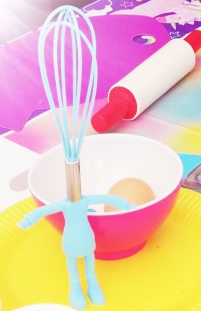 Jozikids's tweet photo. Calling all little chefs 😉 Here's a chance to Win a cooking or baking workshop in Constantia Kloof for TWO kids aged 3yrs-12yrs and hamper worth R520.. Click here to enter  https://t.co/er9kdoOfHq https://t.co/GpKVYdV41I