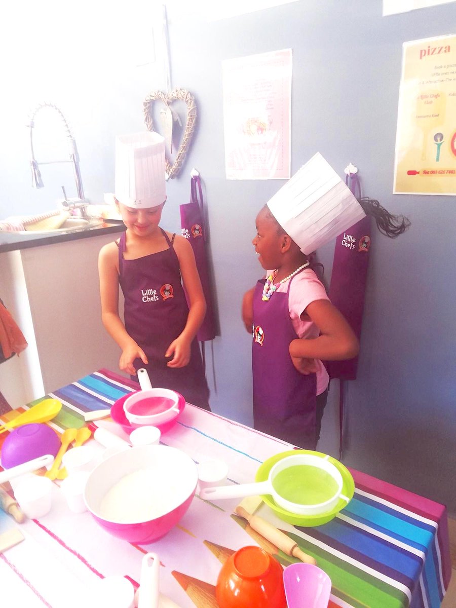 Jozikids's tweet photo. Calling all little chefs 😉 Here's a chance to Win a cooking or baking workshop in Constantia Kloof for TWO kids aged 3yrs-12yrs and hamper worth R520.. Click here to enter  https://t.co/er9kdoOfHq https://t.co/GpKVYdV41I