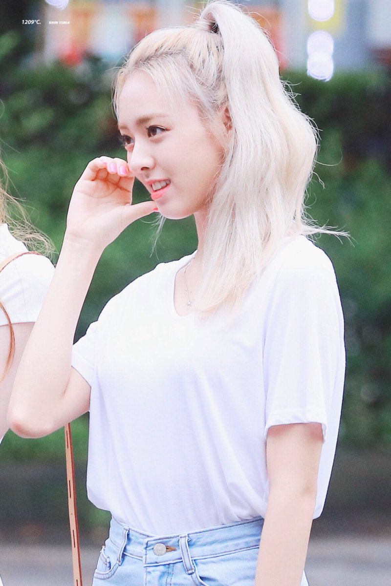 20031209com's tweet photo. 190816 뮤직뱅크

#유나 #신유나 #있지 #YUNA #ITZY @ITZYofficial https://t.co/DMRrNG33MQ