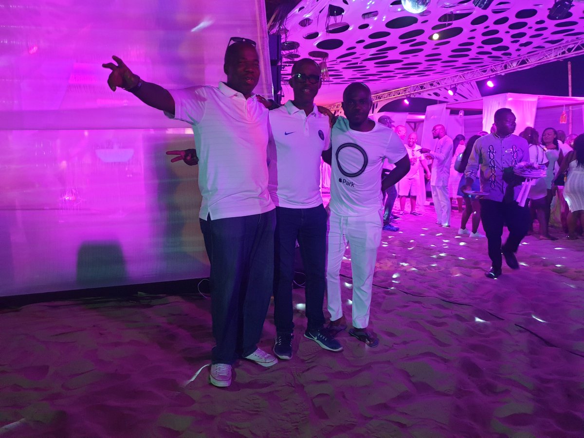 eric_nsarkoh's tweet photo. #futureproofMTN
Celebrating the opportunity to celebrate! Kunle & St Doe 🙏 https://t.co/pcG6xnvdgm