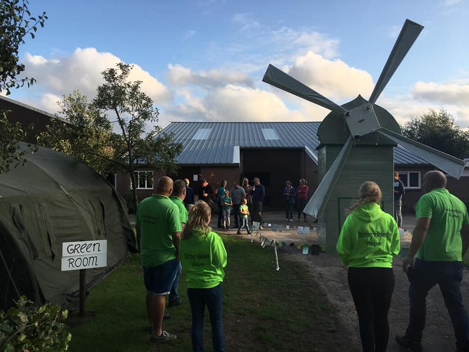 wapserfeest's tweet photo. Wat waren de straten weer mooi versierd in Wapse! De uitslag van de straatversiering is:
1. Rollestraat
2. Veenhuizerhof
3. Veenhuizen 
4. Katt'n ende
5. Egginkstraat
6. De Nes
7. Haarsmastraat
8. Kalteren
9. Veldhuizen https://t.co/6BxBzQV3V0