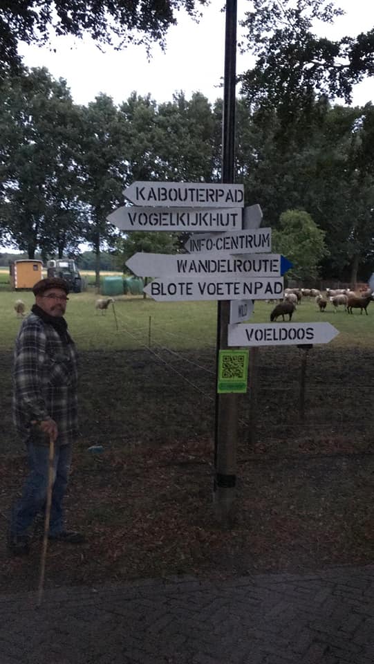 wapserfeest's tweet photo. Wat waren de straten weer mooi versierd in Wapse! De uitslag van de straatversiering is:
1. Rollestraat
2. Veenhuizerhof
3. Veenhuizen 
4. Katt'n ende
5. Egginkstraat
6. De Nes
7. Haarsmastraat
8. Kalteren
9. Veldhuizen https://t.co/6BxBzQV3V0