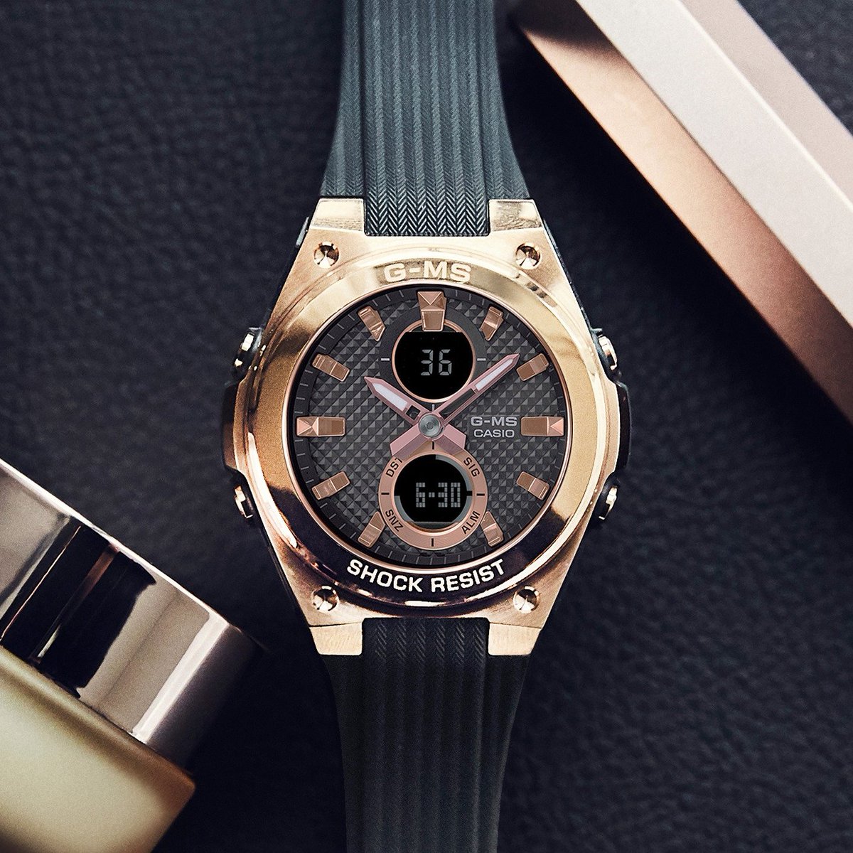 javyscasio's tweet photo. Metallic gravitas meets herringbone finery in this new G-MS offering.
The face and index of this new G-MS evoke studs and metal parts, giving it a finely-machined feel!
#babyg #GMS #metal #ShockResistant #SuperIlluminator #MSGC100G https://t.co/u5DVBAHVWl