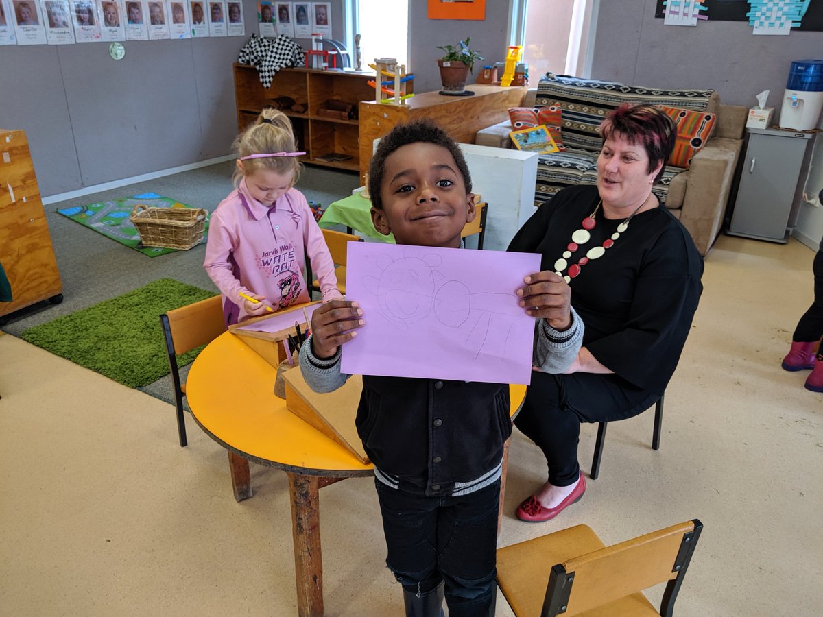 The Premier in Stawell today as enrolments open for state funded 3 yr old kinder programs. Update 6pm <a href="/WINNews_Bal/">WIN News Ballarat</a> <a href="/DanielAndrewsMP/">Dan Andrews</a>