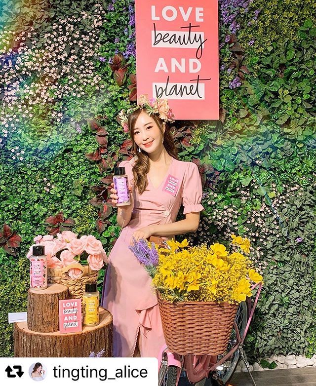 eventspacehk's tweet photo. Such a beautiful launch party by Love Beauty &amp; Planet hair products @lovebeautyandplanethk. And our flower wall was filled with fun and flirty details: A floral-filled bicycle, flowers, and more! 
Thanks for the beautiful photo by @tingting_alice

Book a… https://t.co/o4lwk7P4XR https://t.co/Cy01HglGp4