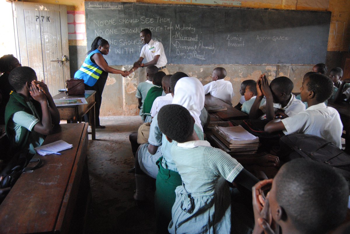 InterAidUganda's tweet photo. Group counseling at Kitebi primary school where many of the refugee children go to school. The school adolescents were given free group counseling and discussions on Reproductive Health, bullying in school and moral behavior in both school and back home. https://t.co/rlNKGo5s2z