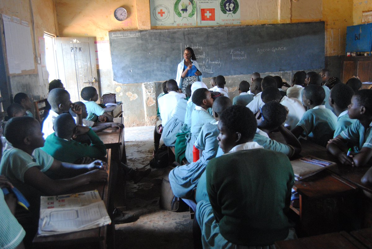 InterAidUganda's tweet photo. Group counseling at Kitebi primary school where many of the refugee children go to school. The school adolescents were given free group counseling and discussions on Reproductive Health, bullying in school and moral behavior in both school and back home. https://t.co/rlNKGo5s2z