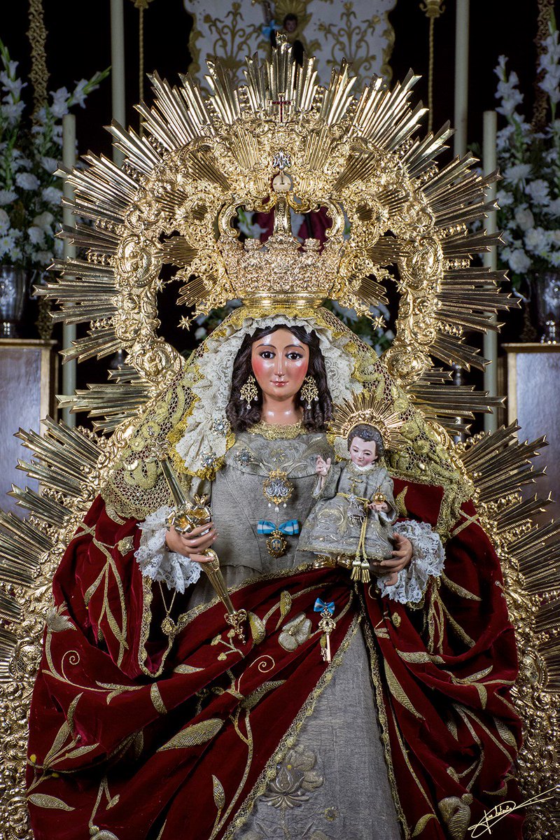 Ayer, nuestro párroco anunció que ha pedido oficialmente al sr. Arzobispo la coronación canónica de nuestra Patrona, la Stma. Virgen de las Nieves. Desde nuestra Hdad. apoyamos esta decisión y esperamos que este deseo se vea pronto cumplido para alegría de todos los benacazoneros