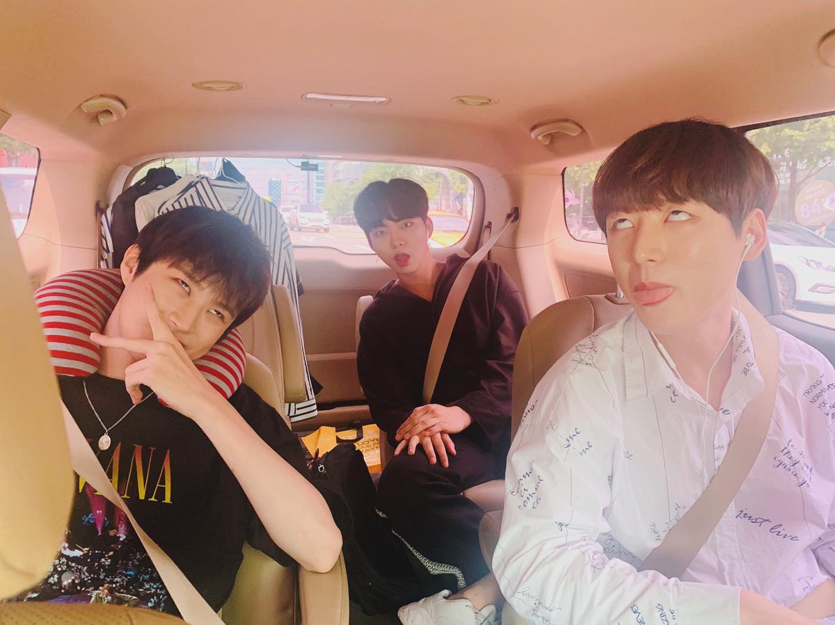 Official_HBY's tweet photo. 🎉특별한날🎉

#지금_만나러_갑니다 ❤️

#HBY_2nd_Anniversary #hby #열혈남아 #thankyou #aurora #고마워 https://t.co/GJhTw1vyYX