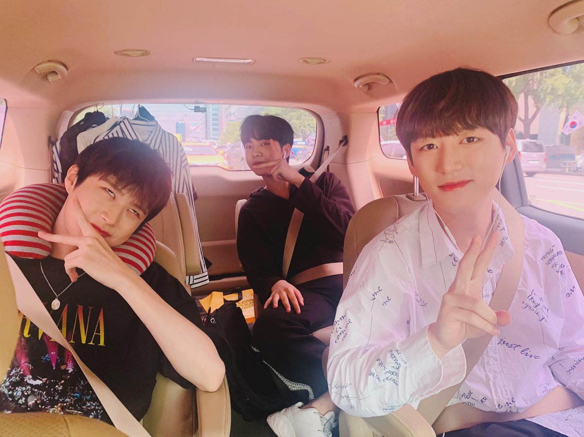 Official_HBY's tweet photo. 🎉특별한날🎉

#지금_만나러_갑니다 ❤️

#HBY_2nd_Anniversary #hby #열혈남아 #thankyou #aurora #고마워 https://t.co/GJhTw1vyYX